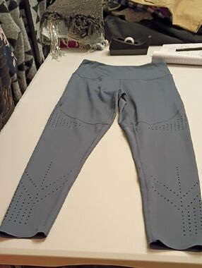 Zella Slate Blue Laser-Cut Cropped Leggings